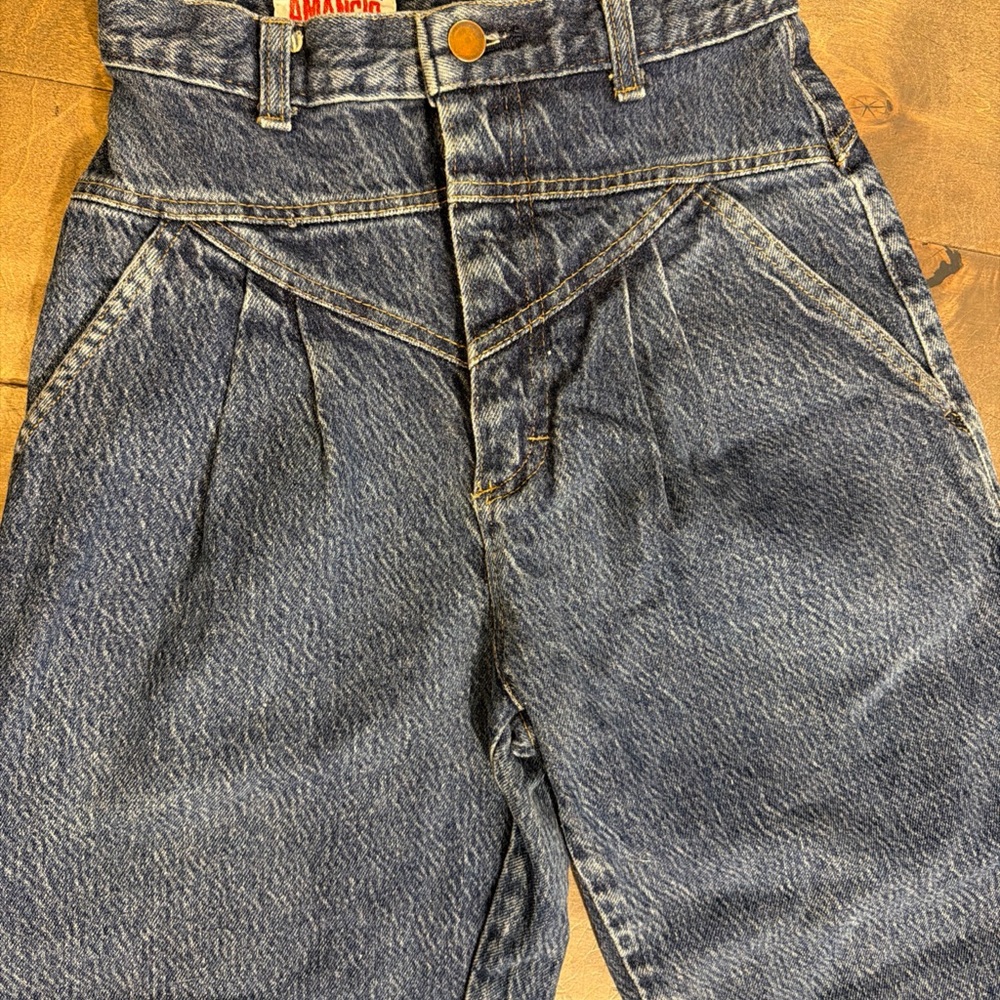 Vintage Women's Relaxed Fit Blue Jeans